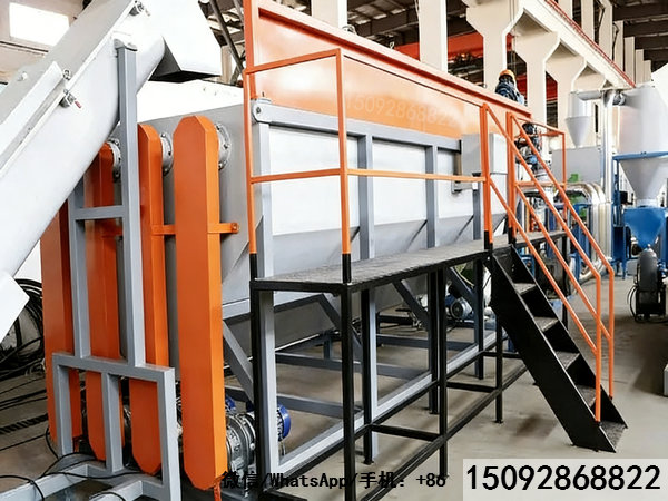 Experiencia de usuario con la línea de lavado de botellas PET ecológica en el Distrito Hecheng, Huaihua: Defensor del medio ambiente mantiene su compromiso y el equipo impulsa el desarrollo sostenible