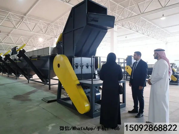 Cas de réussite de machine de recyclage de plastique pour sacs plastiques usagés à petite échelle à Charjah